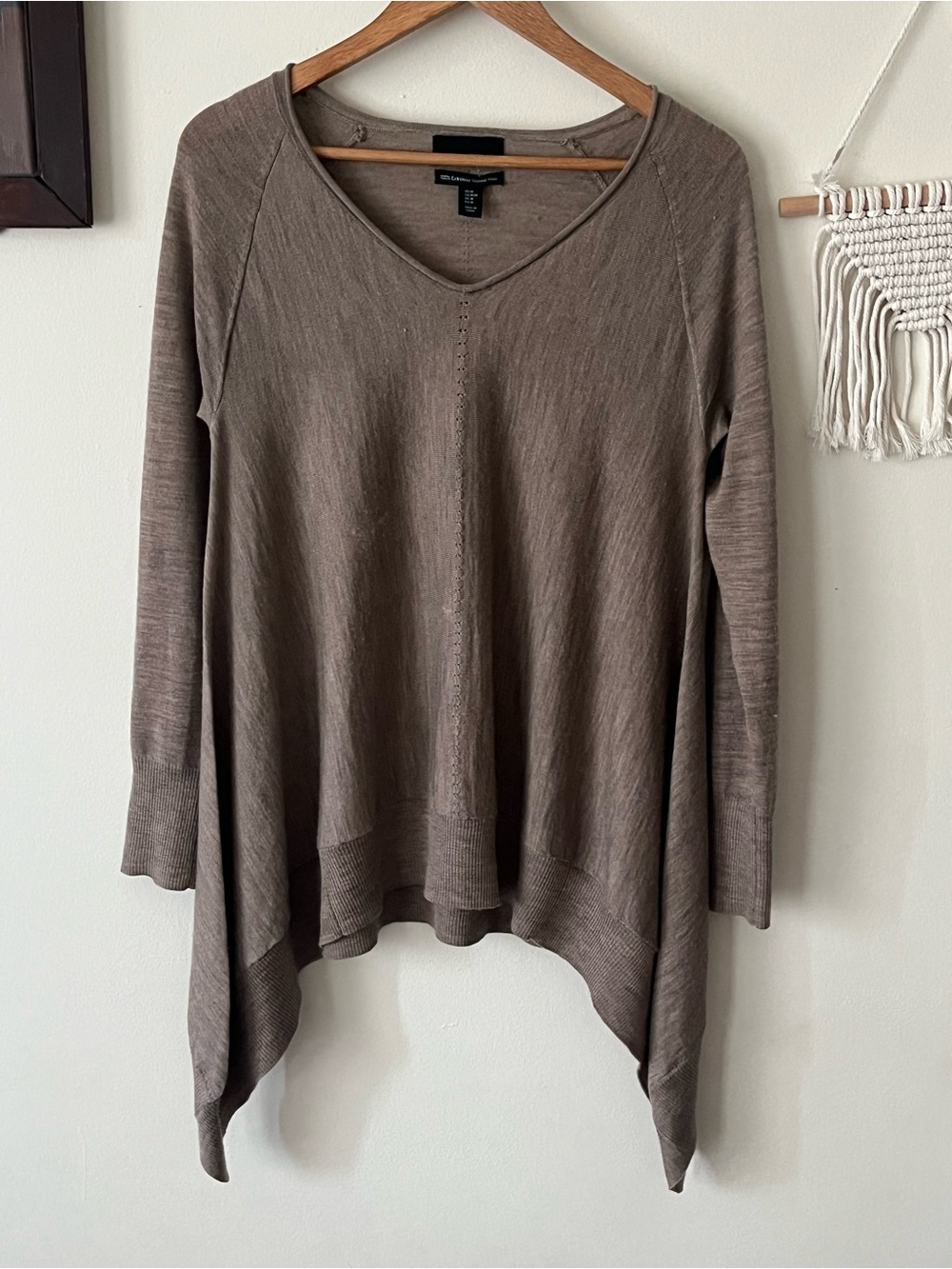 Cynthia Rowley Taupe V-Neck Merino wool oversized Sweater- Medium PtP 20 inch